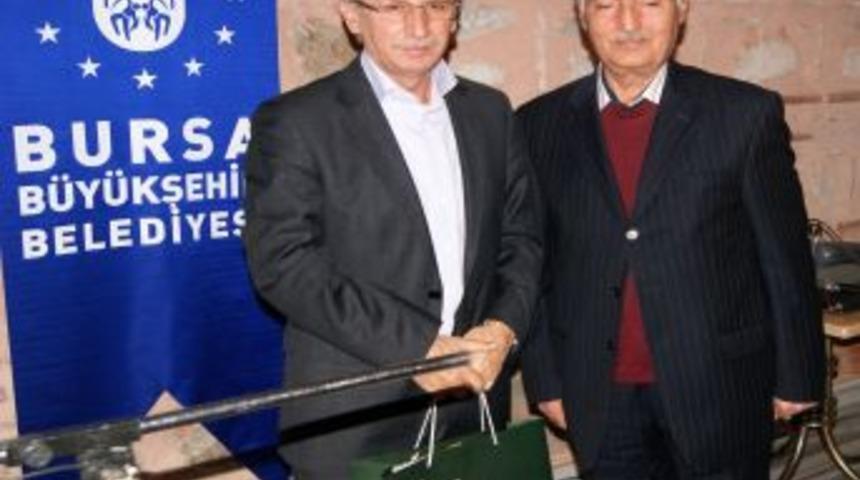 &Ouml;yk&uuml;c&uuml; Cemal Şakar Bursalı Okurlarıyla Buluştu