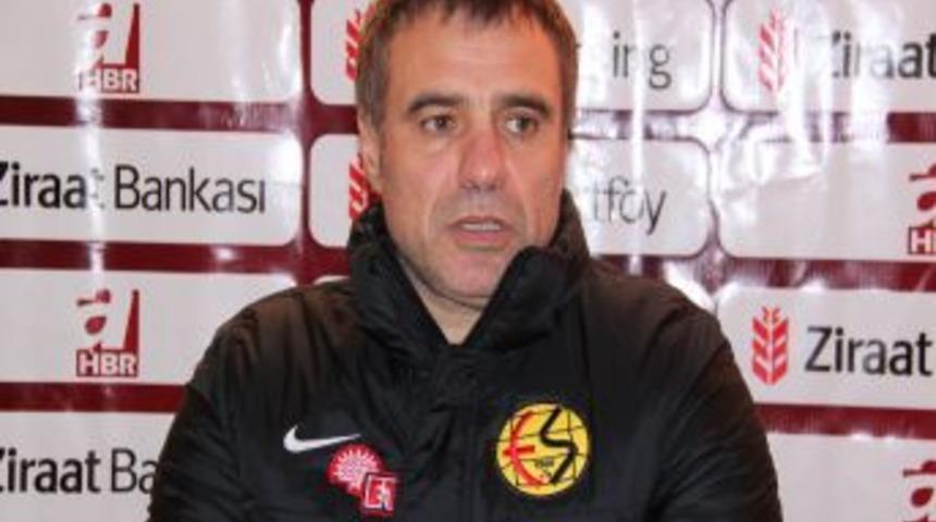 Ersun Yanal: Bu Turu Kazasız Ge&ccedil;tiğimiz I&ccedil;in Oyuncularıma Teşekk&uuml;r Ediyorum