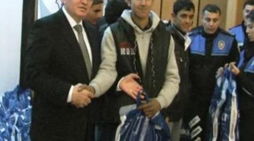 170 eski mahkum ve kursiyere yardım