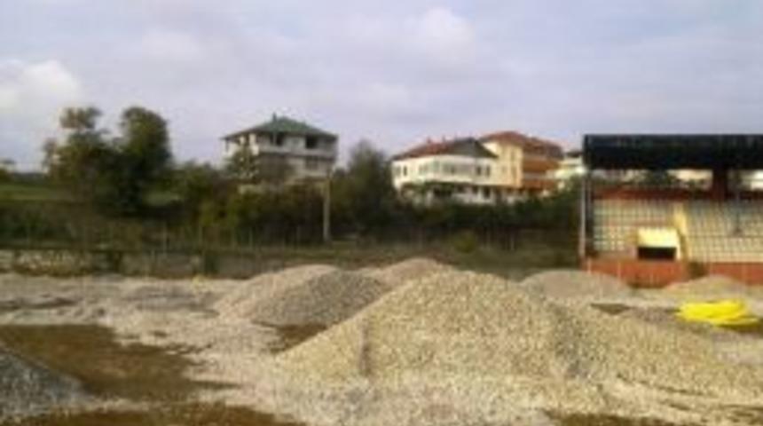 Ak&ccedil;akoca Stadyumu'nda Drenaj &Ccedil;alışması S&uuml;r&uuml;yor