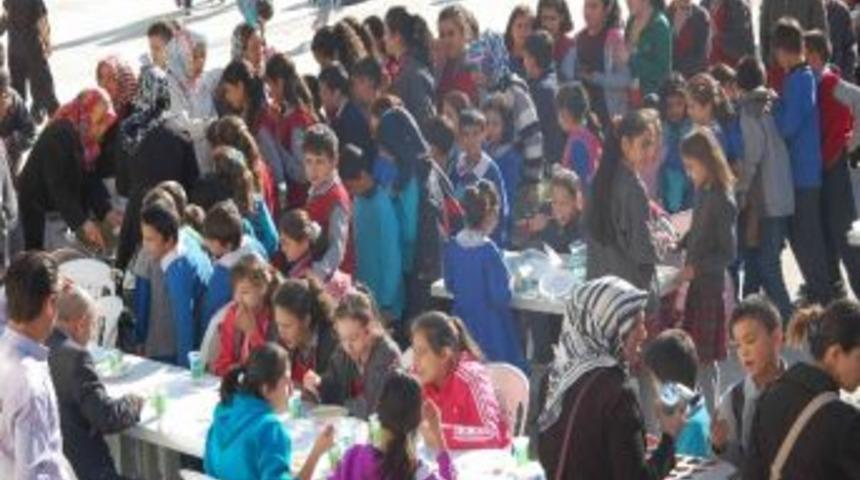 Okul Aile Birliğinden &Ouml;ğrencilere Ş&uuml;k&uuml;r Ziyafeti