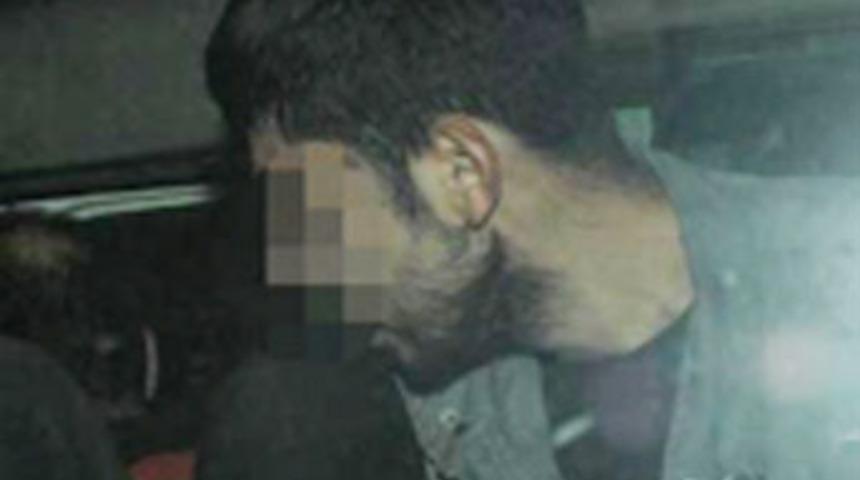 Gen&ccedil; kızı yerde s&uuml;r&uuml;kledi