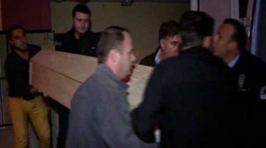 Apartmanda 'ayakkabı &ccedil;ıkarma' kavgası: 1 &ouml;l&uuml;