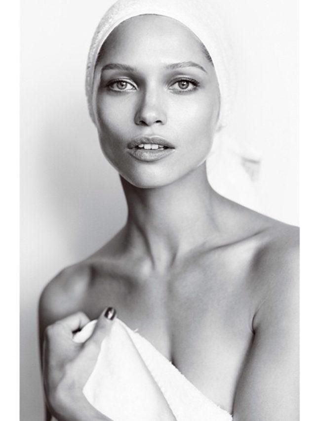 Lara Stone dan Towel a özel poz 5