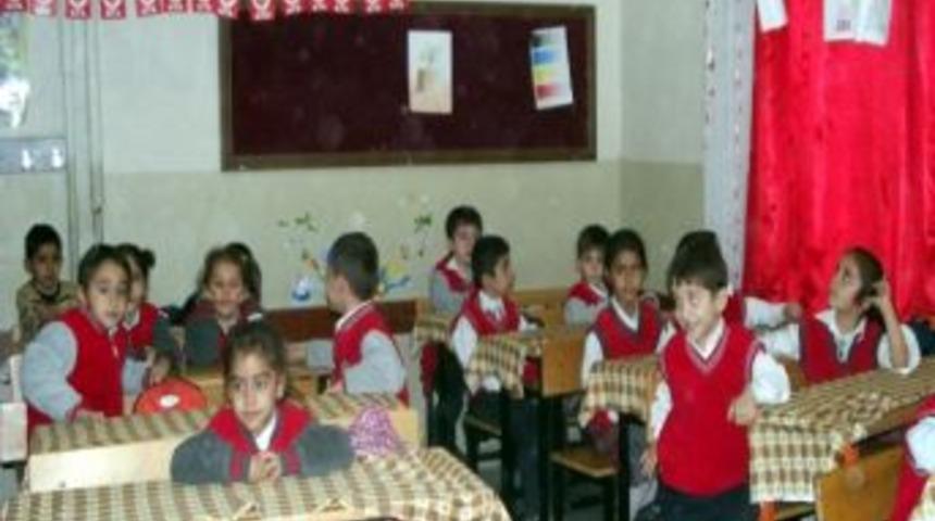 Minik &Ouml;ğrencilere Hayvan Sevgisi Dersi