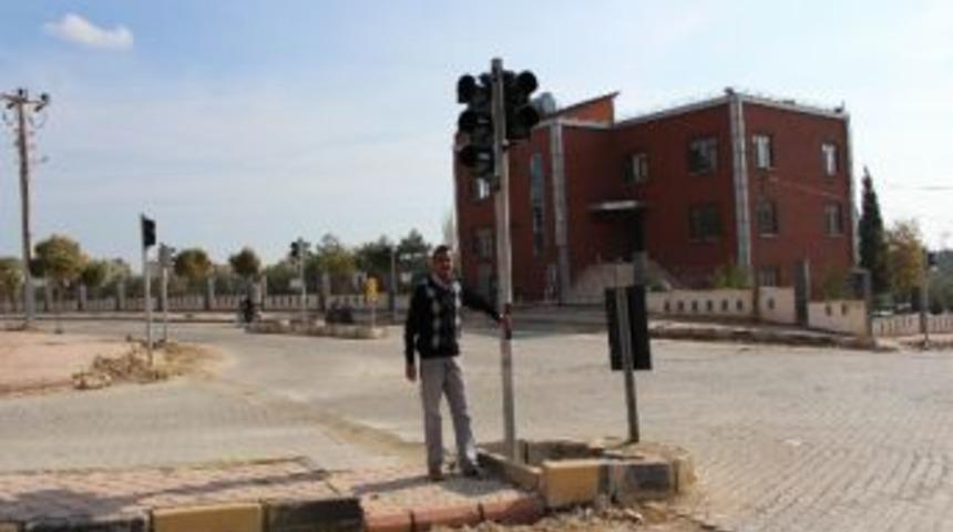 İtfaiye Kavşağına Sinyalizasyon Takılıyor