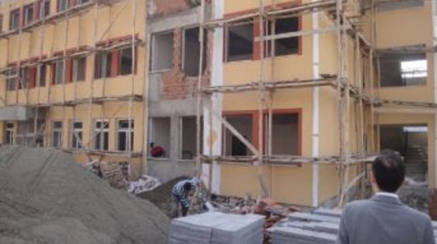 Hani Kaymakamı İsmail Şanlı'dan Okullarda İnceleme