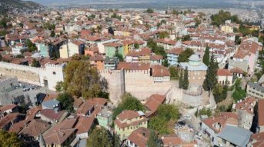 Bursa'nın 2300 Yıllık Surlarına Ait Tarihi Kapılar Bir Bir Restore Ediliyor