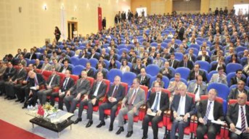 Osmaniye'de Demir &Ccedil;elik Sekt&ouml;r&uuml;nde 4 Bin 200 Kişi &Ccedil;alışıyor