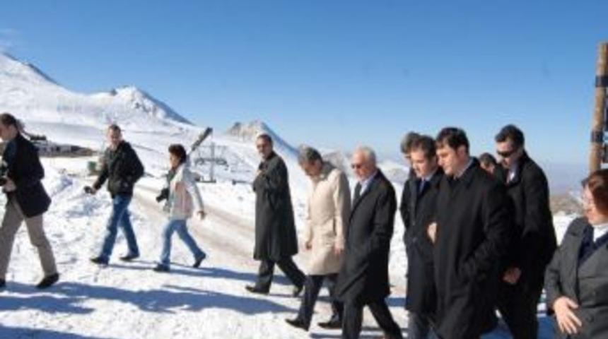 Gen&ccedil;lik Ve Spor Bakanı Suat Kılı&ccedil;: