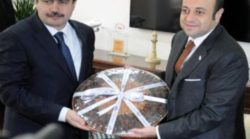 Bakan Egemen Bağış: Avrupa'da Tek Tip Kıyafet Uygulaması Yok