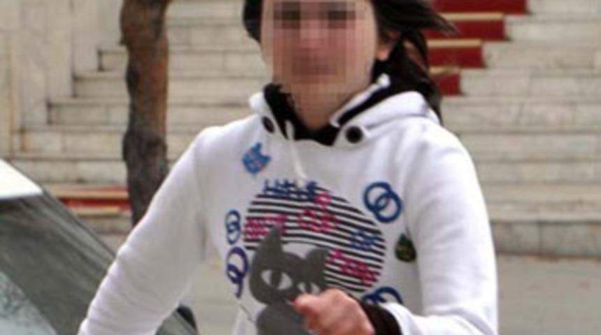 Gezmeye &ccedil;ıkardığı liseliye tecav&uuml;z etti