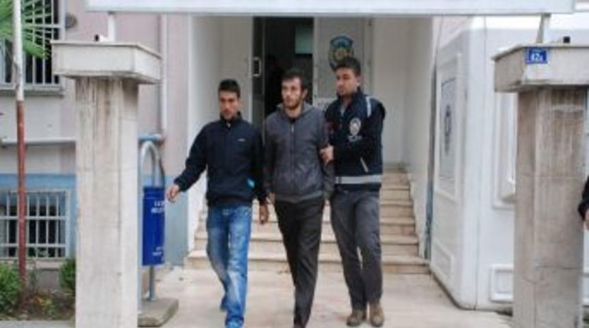 Esrar İ&ccedil;erken Polise Yakalandılar