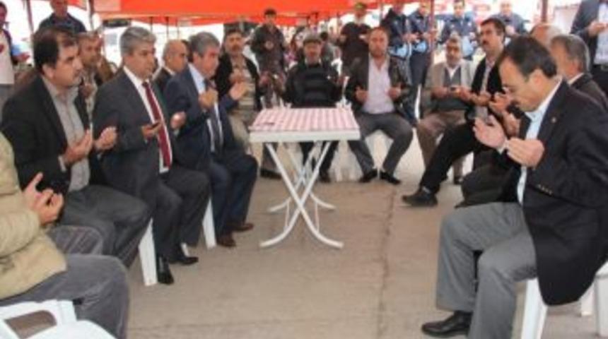 Başkanlar Aşure Dağıttı