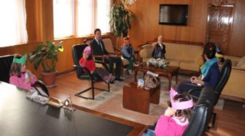 Başkan Civelek&rsquo;e &Ccedil;evreci Miniklerden Ziyaret