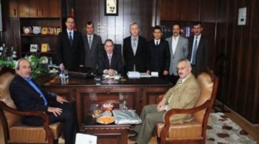 Eğitim-bir-sen &Uuml;yeleri Kocasinan Kaymakamı&rsquo;nı Ziyaret Etti