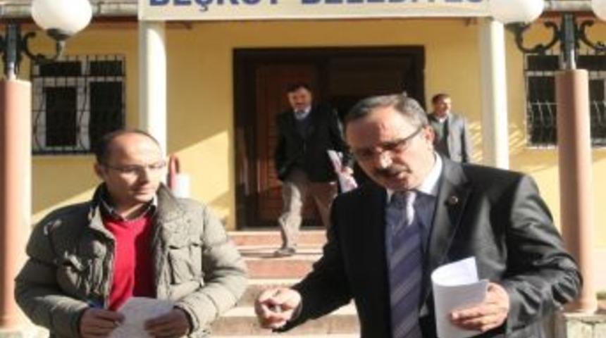 Trabzon&rsquo;un D&uuml;zk&ouml;y İl&ccedil;esi Beşk&ouml;y Beldesinde Dağın Dik Yamacına Yapılan Okul G&ouml;renleri Şaşırtıyor