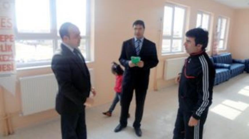 Kızıltepe Kaymakamı Yırık Gen&ccedil;lik Merkezini Ziyaret Etti