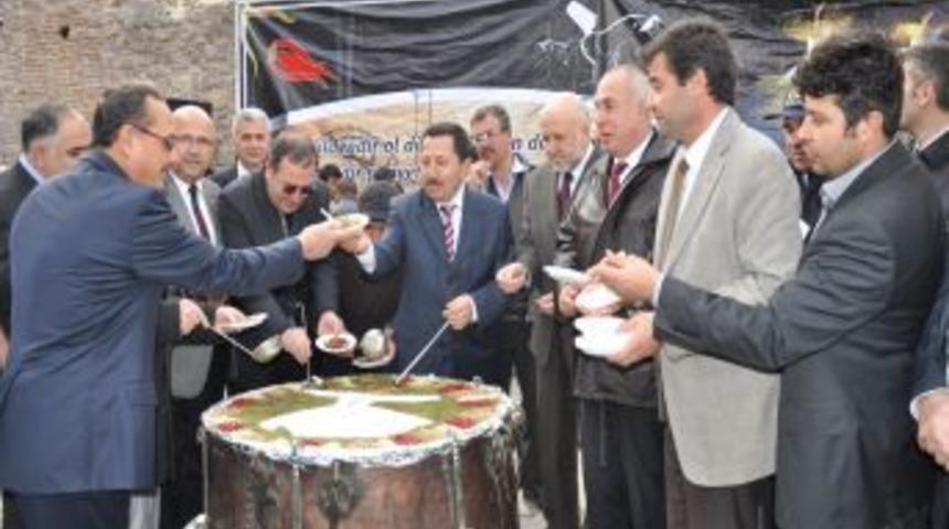 Afyonkarahisar'da 55 Bin Kase Aşure Dağıtıldı