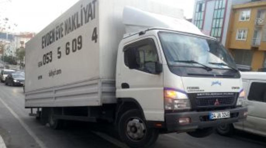 Kamyonet Aşırı Y&uuml;kten "şaha" Kalktı