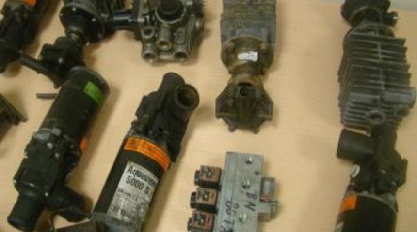 Kapıkule Ve Hamzabeyli G&uuml;mr&uuml;k Kapılarında Eroin Ve Ka&ccedil;ak Malzeme Ele Ge&ccedil;irildi