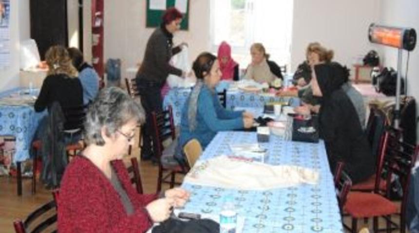 Kadınlar &Uuml;retim İ&ccedil;in &Ouml;ğreniyor