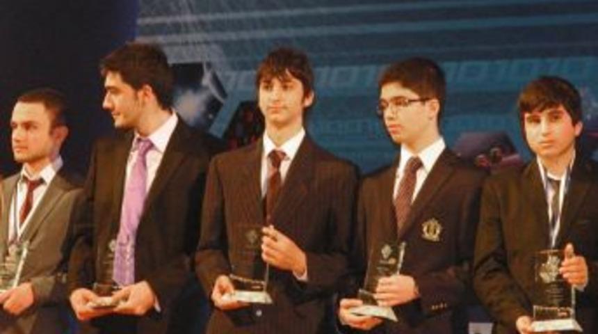 Coşkun Koleji &Ouml;ğrencilerine T&Uuml;BİTAK&rsquo;tan &Ouml;d&uuml;l