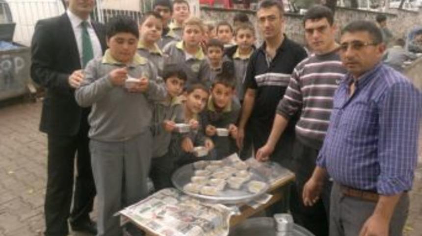 G&ouml;rdes'te Fatih İlk&ouml;ğretim Okulu&rsquo;nda Aşure G&uuml;n&uuml; D&uuml;zenlendi