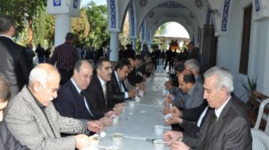 Yüreğir Belediyesi 30 Camide Aşure Dağıttı