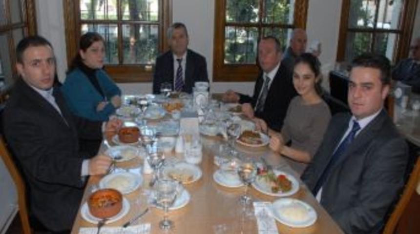 Emekli Olan Hakime Veda Yemeği