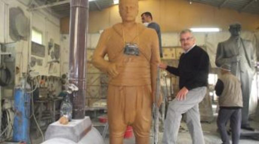 Yahya Kaptan Heykeli Tamamlanmak &Uuml;zere