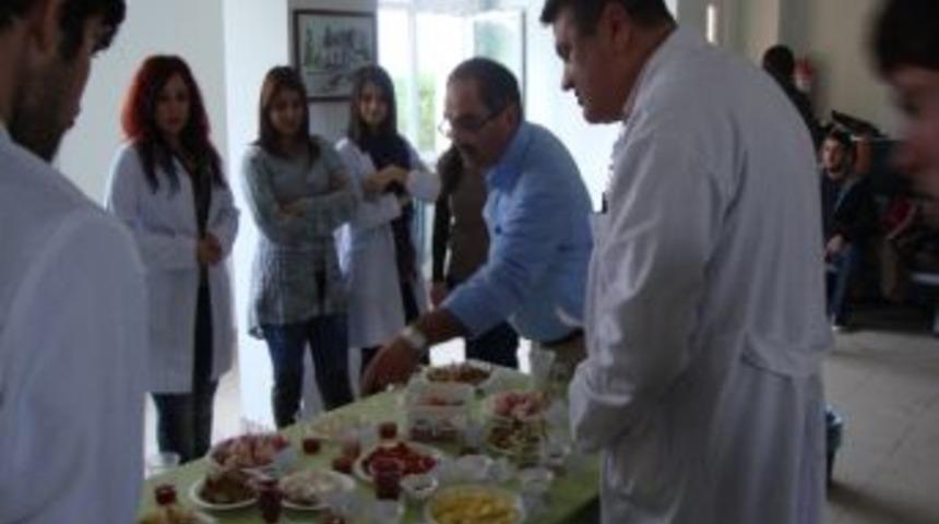 Akademik Turşular G&ouml;r&uuml;c&uuml;ye &Ccedil;ıktı