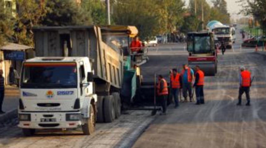 Ege Bağatur bulvarı asfaltlanıyor