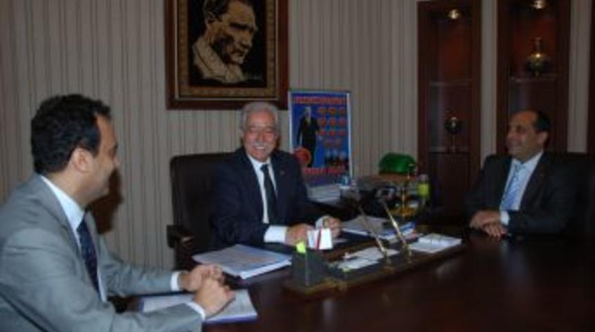 Sağlık m&uuml;d&uuml;r&uuml;nden Aldırmaz'a ziyaret