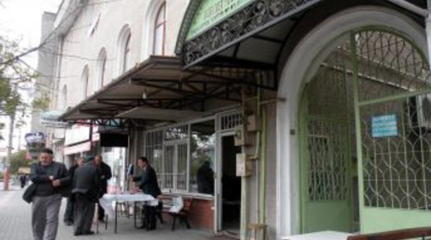 'Muhterem M&uuml;sl&uuml;manlar, Yatarken Sobaları S&ouml;nd&uuml;r&uuml;n'