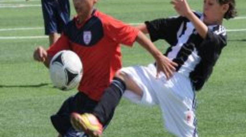 Manisa Belediyespor, Kış Futbol Okulu A&ccedil;tı