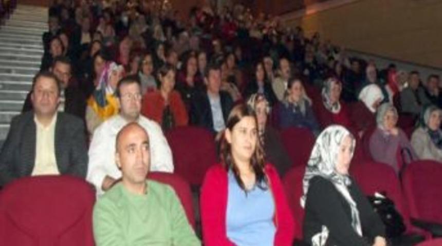 "&Ouml;ğrencilere Pozitif D&uuml;ş&uuml;ncelerle Yaklaşın"