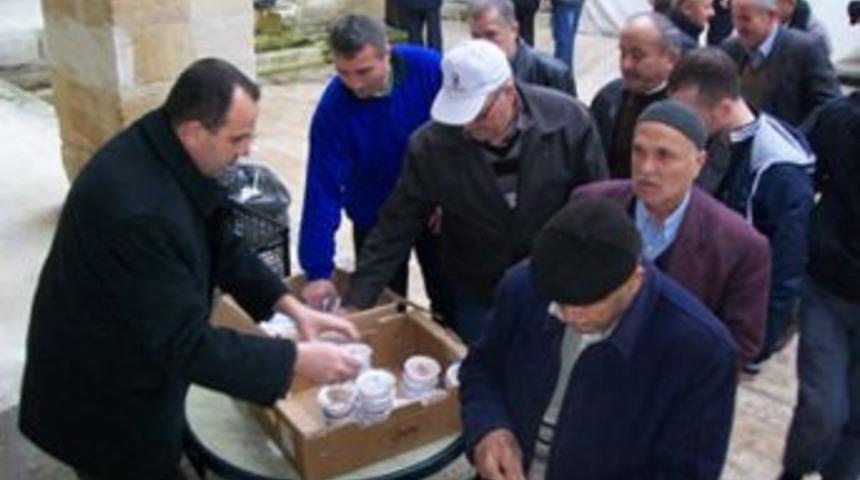 Hayrabolu Belediyesi Muahherem Ayı Nedeniyle Aşure Dağıttı