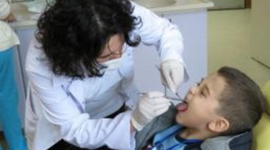 &Ccedil;ocuklara Diş Taraması