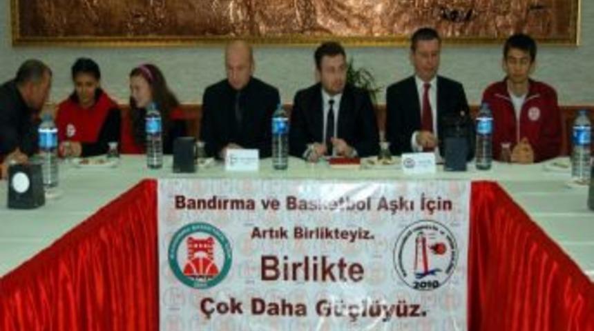 Bandırma'da Amat&ouml;r Basketbol Kul&uuml;peri G&uuml;&ccedil;lerini Birleştiriyor