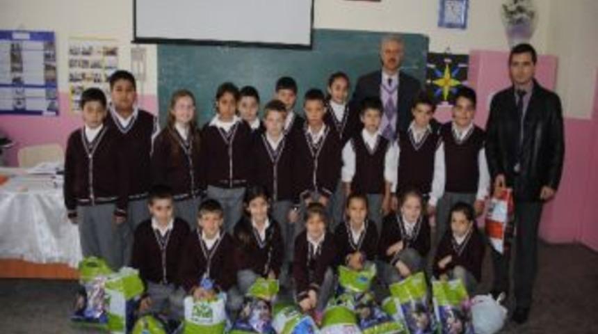 K&uuml;&ccedil;&uuml;klerden B&uuml;y&uuml;k Davranış