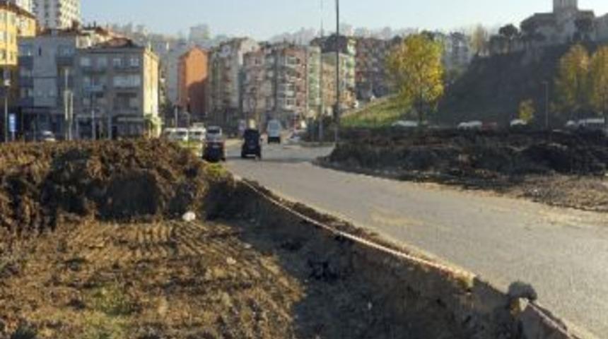 Ayasofya Kavşağı'nda &Ccedil;alışmalar S&uuml;r&uuml;yor