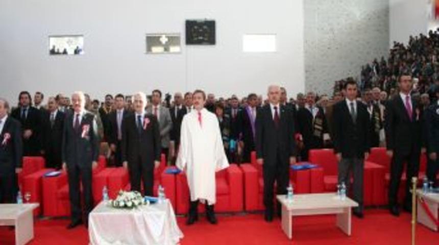 "T&uuml;rkiye, Zor Bir Coğrafyada Istikrarlı Şekilde Kalkınmasını S&uuml;rd&uuml;r&uuml;yor"