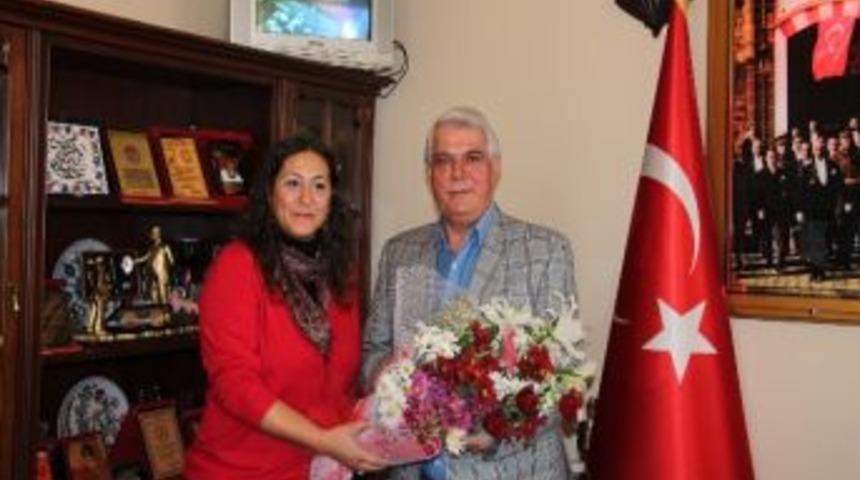 Sedef&ccedil;i, Chp&rsquo;li Kadınları Makamında Ağırladı