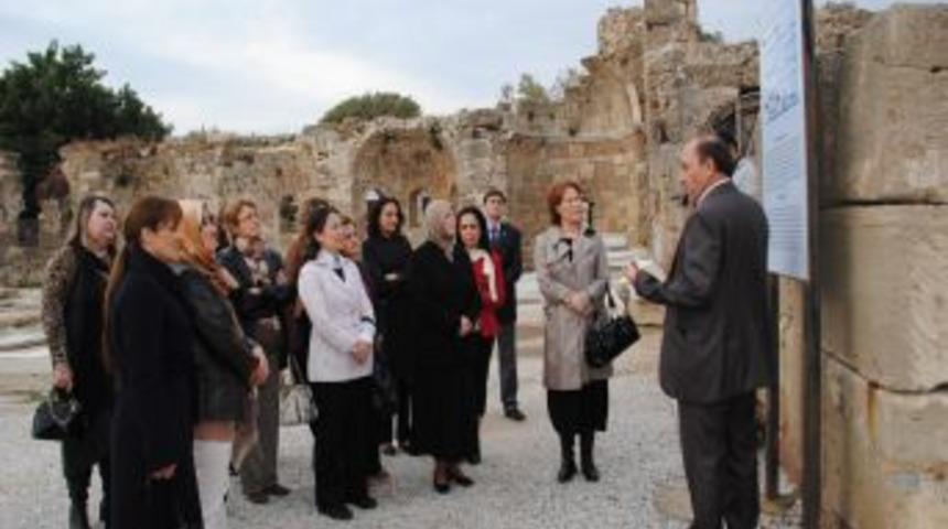 Mülki Amir Eşleri, Side Antik Kent'i Ziyaret Etti