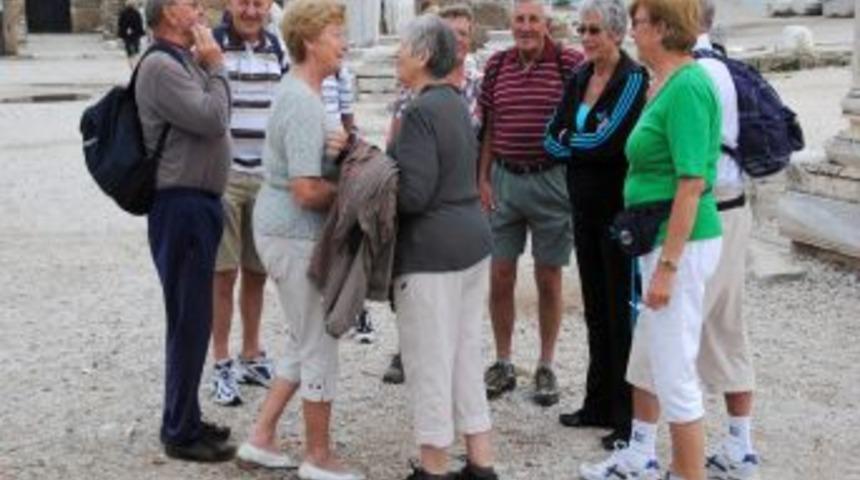 'Antalya, Avrupalı Emekli Turistler I&ccedil;in Kışın &Ccedil;ok Cazip Şehir'