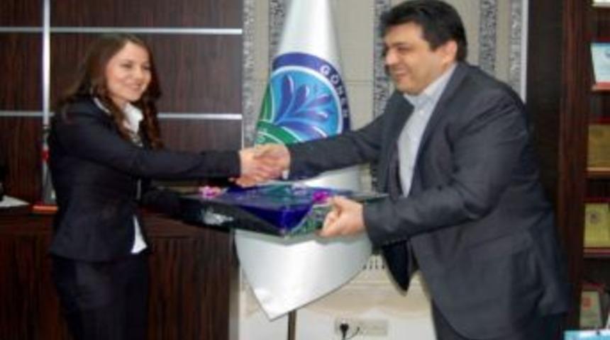 G&ouml;nenli &Ouml;ğretmenler Mektup Yazmak İ&ccedil;in Yarıştı