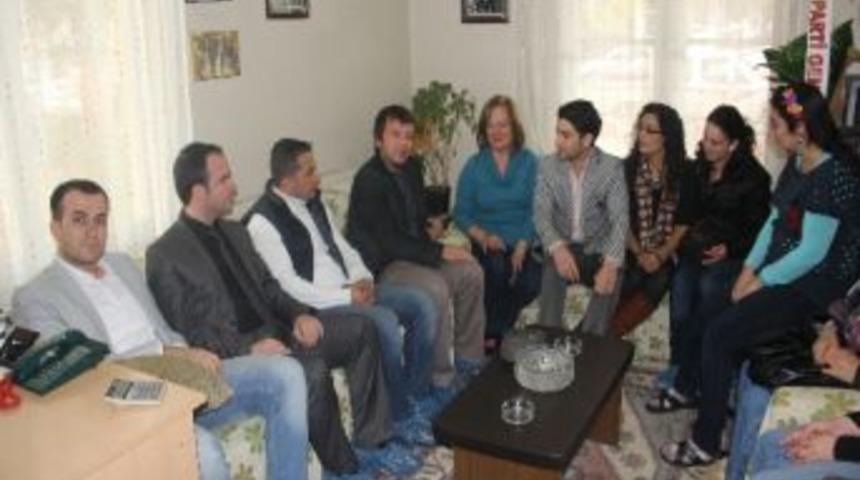 Soma Ak Gen&ccedil;lik, Spastik &Ccedil;ocuklar Derneği'ni Ziyaret Etti