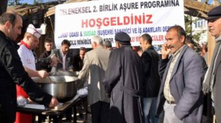 Suşehri&rsquo;nde 2 Bin Kişiye Aşure Dağıtıldı