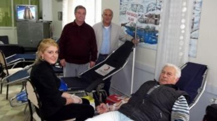 Kızılay Mudanya&rsquo;da Bir Yılda 446 &Uuml;nite Kan Topladı